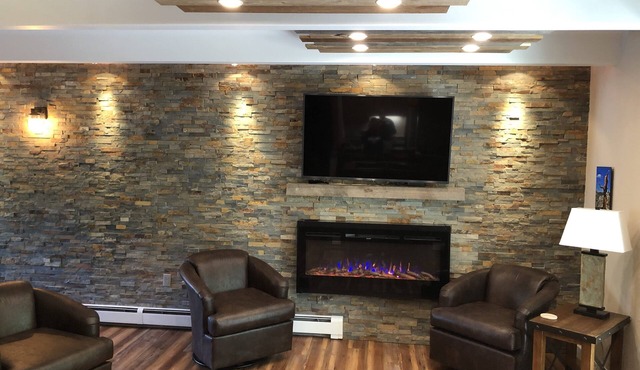 Luxurious, peaceful, family and dog friendly condo right on Ten Mile Creek! in Frisco
