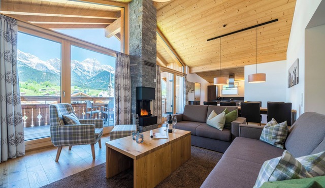 Luxury 6-8-person penthouse in the holiday park Landal Resort Maria Alm