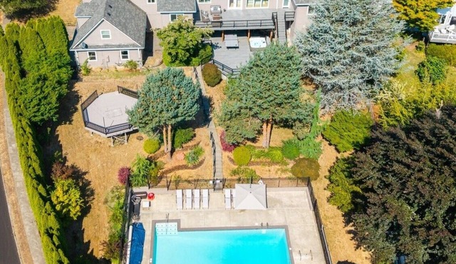 Luxury 7BR Villa with Pool, Hot Tub, Sauna, Gym & Billiard in Gresham