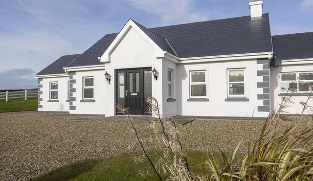 Matthews Cottage Doonbeg by Interhome in Kilkee/Doonbeg