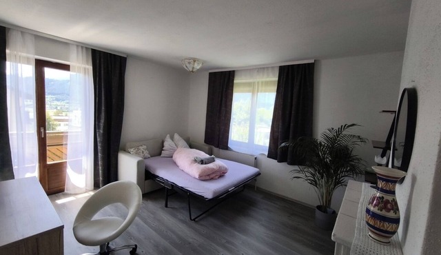Modern Flat in Quaint Residence w. Idyllic Garden in Innsbruck