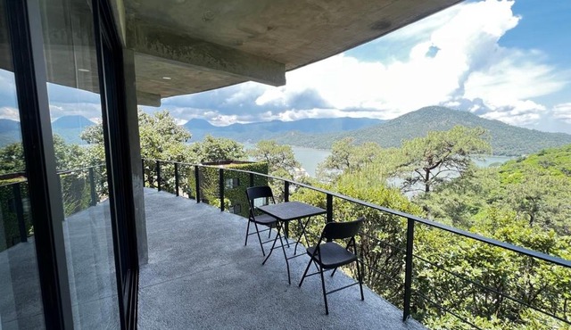 "Modern Loft Spectacular View of Mountain and Lake in Valle de Bravo