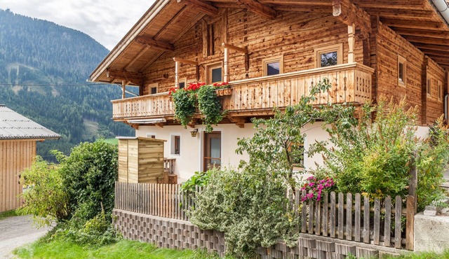 Neuhaus Alm Holiday Home with Mountain Views, Open Terrace and Wi-Fi