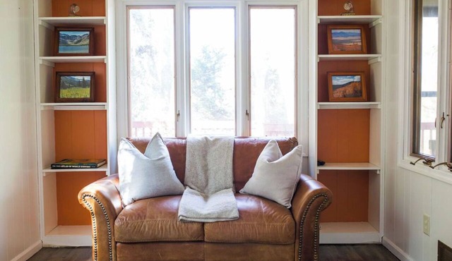New! Walk to Square ~ Hideaway in the Middle of Town ~ Summer Savings ~Sleeps 4 in Gainesville