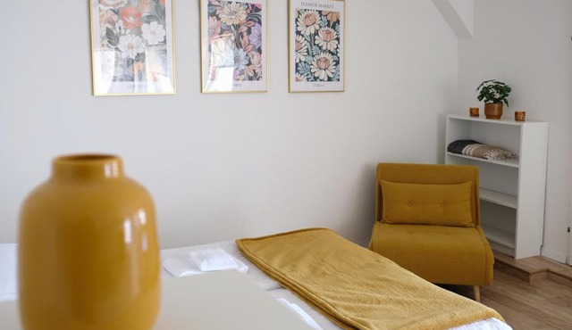 NOOR - Quiet City Retreat & Free Parking