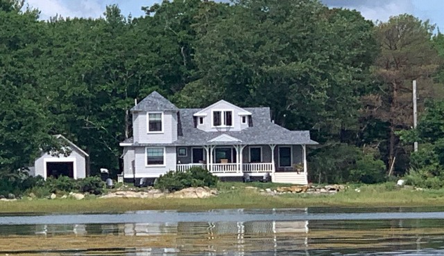Oceanfront, Exceptional Lighthouse Views, Private & Short Walk to Restaurants in Kennebunkport