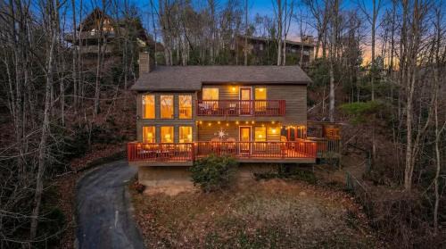 ONE Beary Good View 3BR-2BA in Gatlinburg Sleeps 9 in Gatlinburg