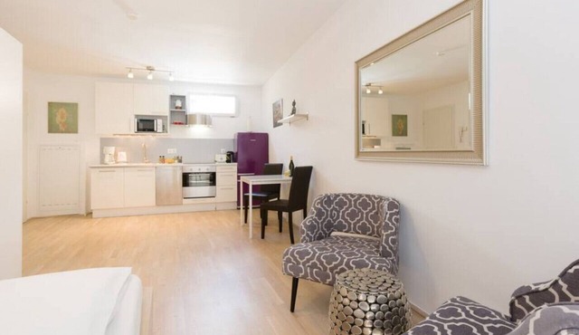Opera Apartment Top 13 - Christian Apartments