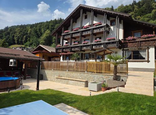 Pension Monteneu