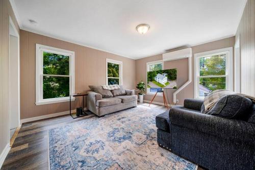 Perfect 2BD location in Saco with Free Parking in Saco