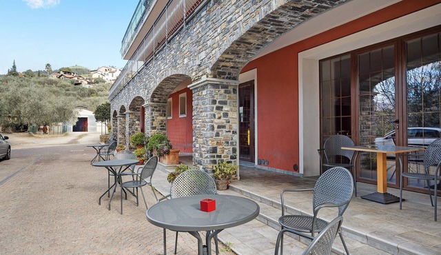 Pet Friendly Apartment 'Belfast Agriturismo La Scuderia' with Wi-Fi in Andora