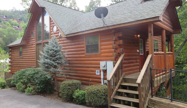 Poolside Paradise Sauna Jacuzzi Game Room Hot Tub Mile To Dollywood Indoor Pool in Sevierville