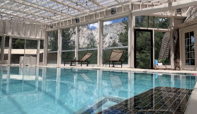 PRIVATE INDOOR HOT SPRINGS POOL~RETRO GEODESIC DOME~CHALK CLIFFS VIEW~WILDLIFE in Nathrop