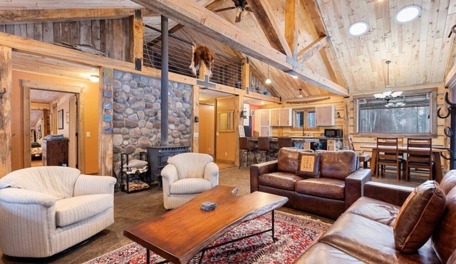 * * * *Private River Front Cabin * * * * in Darby