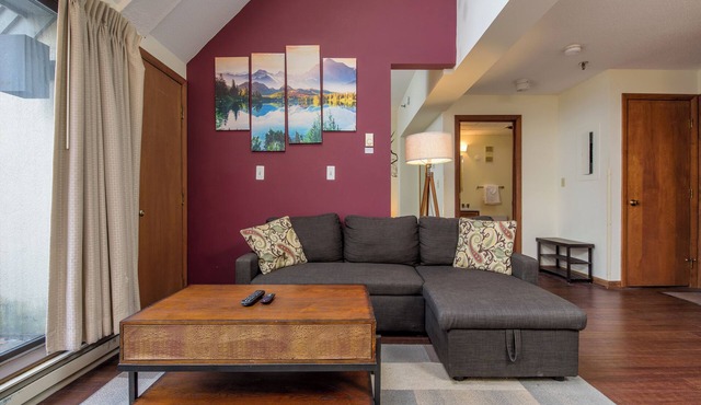 Renovated Top floor Studio Condo - Resort-Style Amenities in Killington
