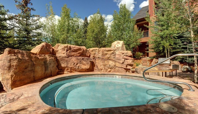 River Run | Spacious 2BR Condo + Fireplace in Dillon