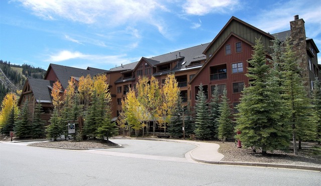 River Run Village Walk To Gondola Pool Hot Tubs Restaurants and Shops DELUXE in Keystone