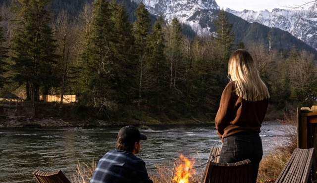 Riverfront Cabin: Iconic Mt. Index Views & Hot Tub in Gold Bar