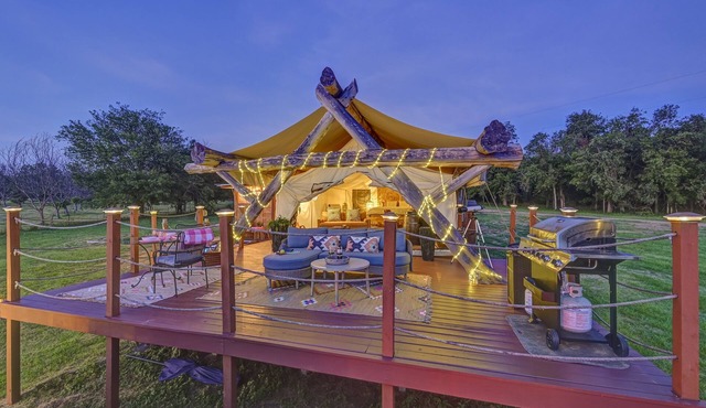 Riverfront Yurt, AC, Hot tub, Kayaks, Movie Projector, Fire Pit in marble falls