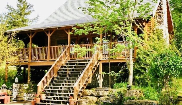 Rocky Waters Estate, Hanover IL - Fisherman’s Cabin in Hanover