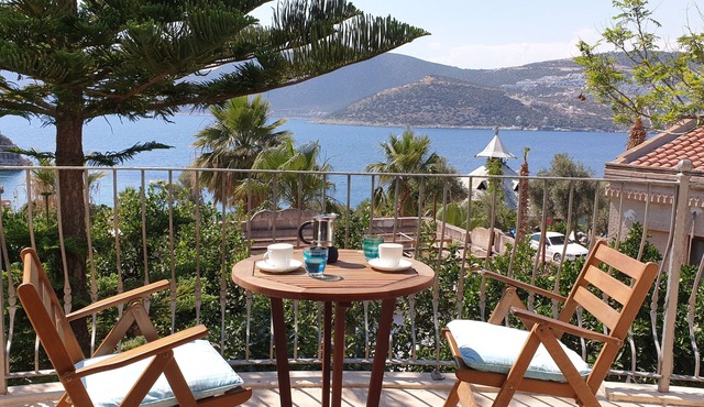 Romantic Stone Villa With Private Pool Just 100m From The Beach in Kas