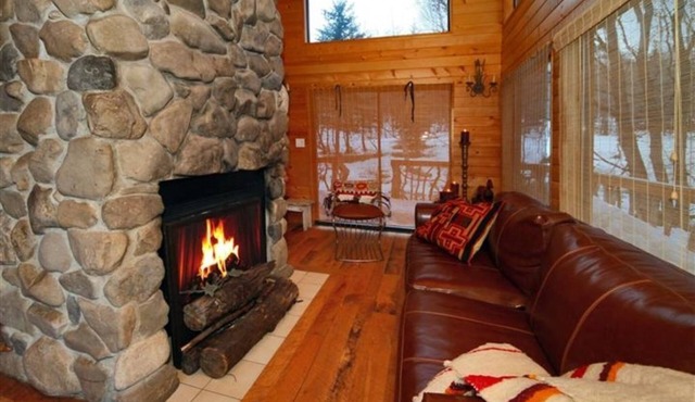 Rustic Elegance! Views! Walk to Resort. Sleeps 10 in Sundance