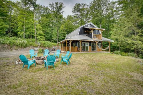 Secluded Marathon Hideaway w/Fire Pit + Views! in Marathon