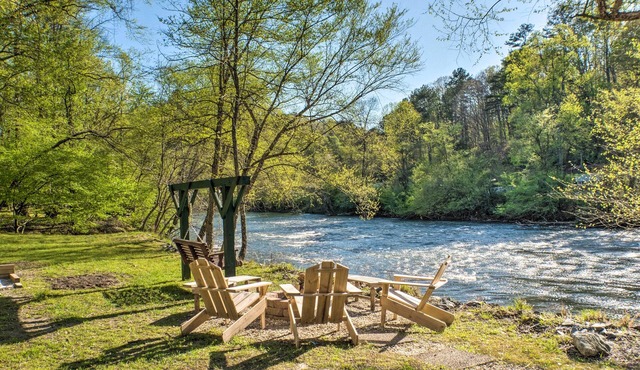 Serene Riverfront Escape in Ellijay, Georgia! in Ellijay