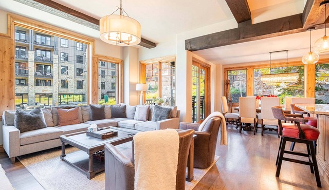 Ski-in/Ski-out, Luxury Amenities, Workout Rooms - Steps from the Slopes! in Park City