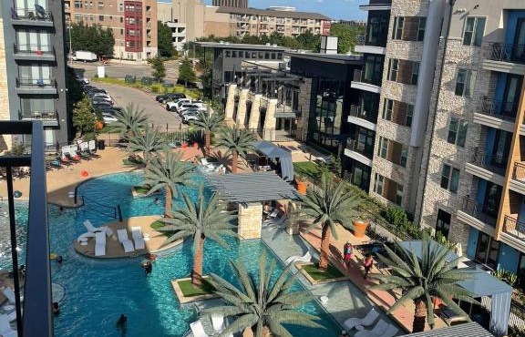Smart Luxury 2BD 2BTH Apt with pool view, Gym, office and bbq area in Addison