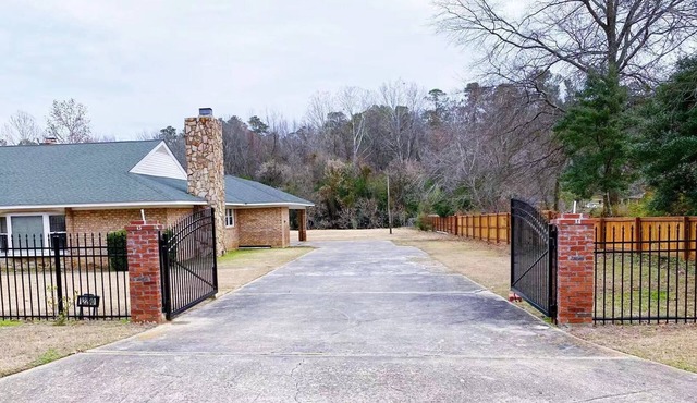 Spacious and Luxurious Home in Augusta