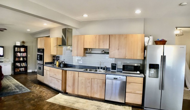 Spacious Old Mandeville Apartment on Bike Trail in Mandeville