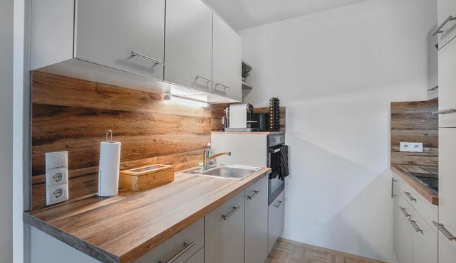 Spacious Quiet Family Suite - 2BR & Free Parking in Altstadt by HERO HOMES Graz