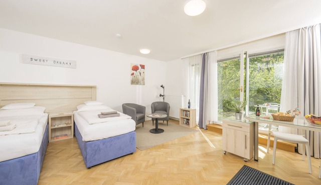Studio apartment with garden