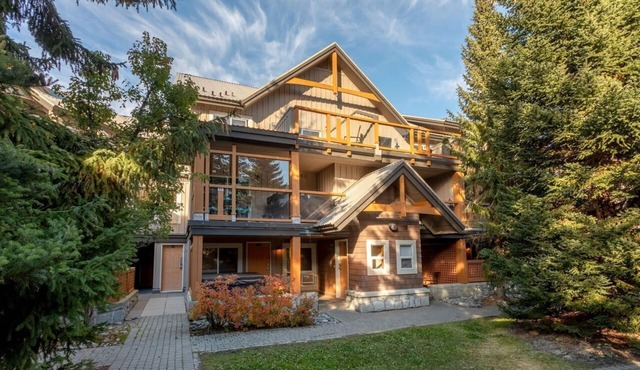STUNNING CONDO IN THE HEART OF WHISTLER BC in Whistler