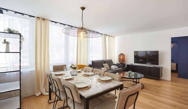 Sublime 3 bedrooms flat center of Paris Montmartre in Paris