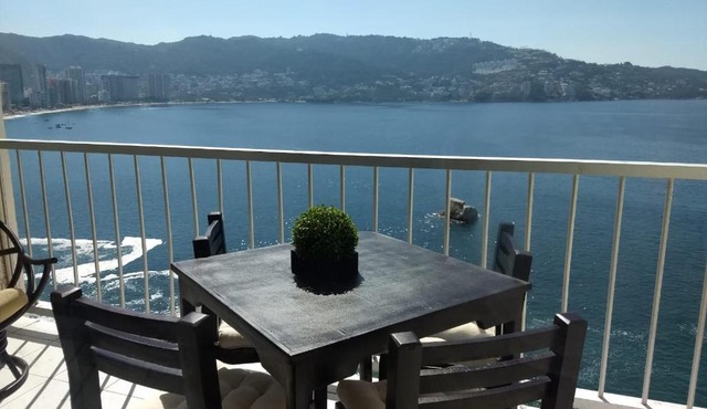 SUITE SELECT TORRES GEMELAS in Acapulco