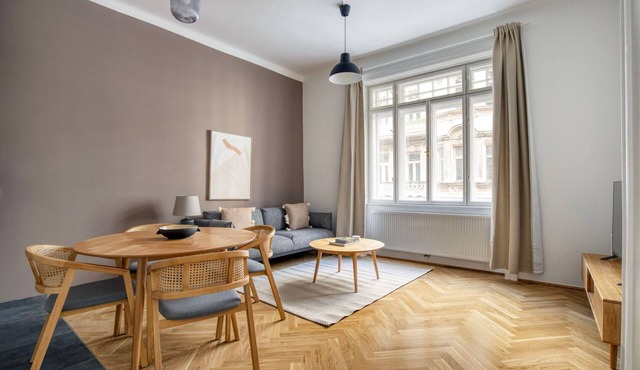 Superb 2BR in Landstraße U3&U4 Wien Mitte/Shopping Center by Blueground