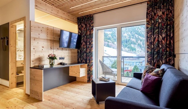 Swiss stone pine suite with half board - Hotel Venetblick GmbH
