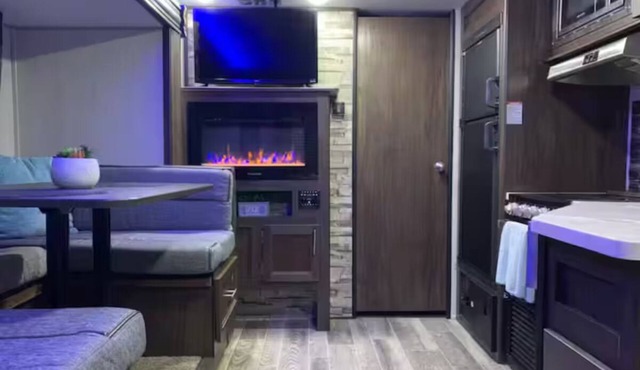 The GreyWolf - Convenient & Cozy RV in Mobile
