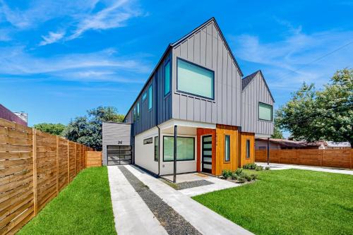 The Isabelle's - Unit A in Austin