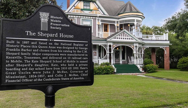The Kate Shepard House is a beautiful Queen Victorian catalog home that was built in 1897. Come experience a genuine southern getaway complete with charm and comfort in this beautiful 6 bedroom 6 and half bathroom home in Mobile Alabama. Plenty of ro in Mobile