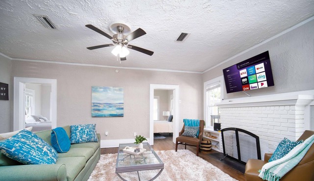 This house is a 4 bedroom(s), 2 bathrooms, located in Jacksonville, FL. in Jacksonville