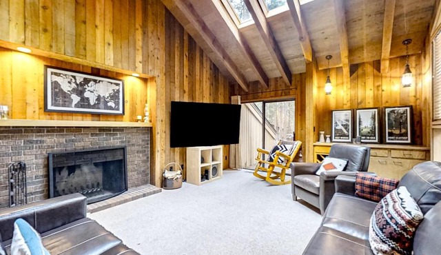 Three Peaks Hideaway in Black Butte Ranch