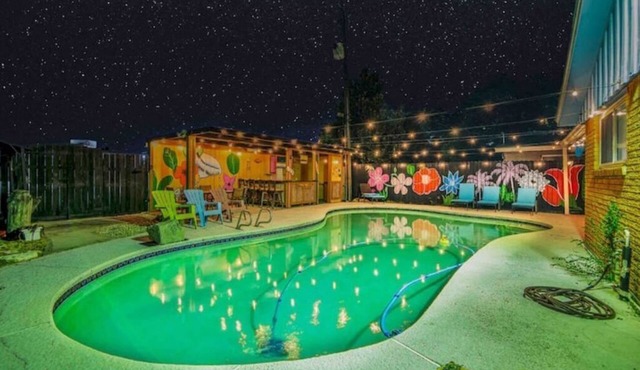 Tiki Bar Pool 4BRs Casa Delight Pasadena in Pasadena