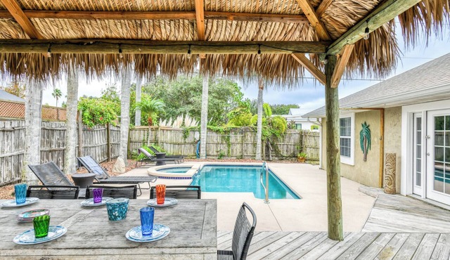 Tiki Time - Pool & Heated Spa, Wonderful Backyard Space, Near the Beach! in St. Augustine
