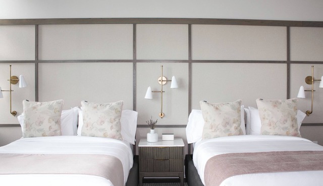 Toile & Bubble Rose Suite in Forsyth County