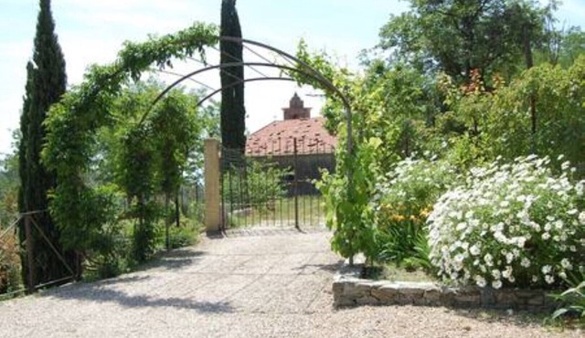 Trilocale nel bosco, non lontano dal mare in Calice Ligure