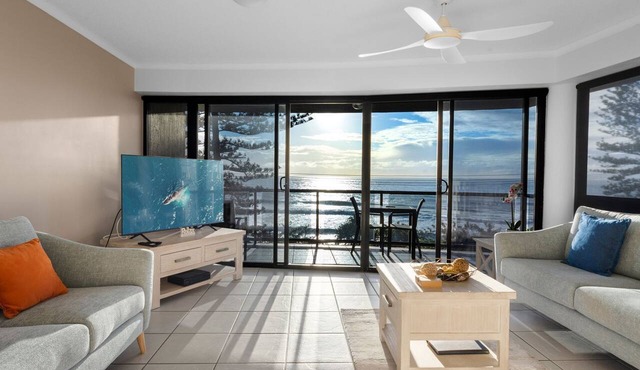 Unit 5 'Phoenix Apartments' in Coolum Beach