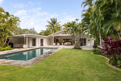Upscale Kailua Getaway: Steps to Swim Beach! in Kailua